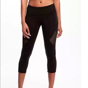 Old Navy Go- Dry Mid Rise Mesh Capri Black Large
